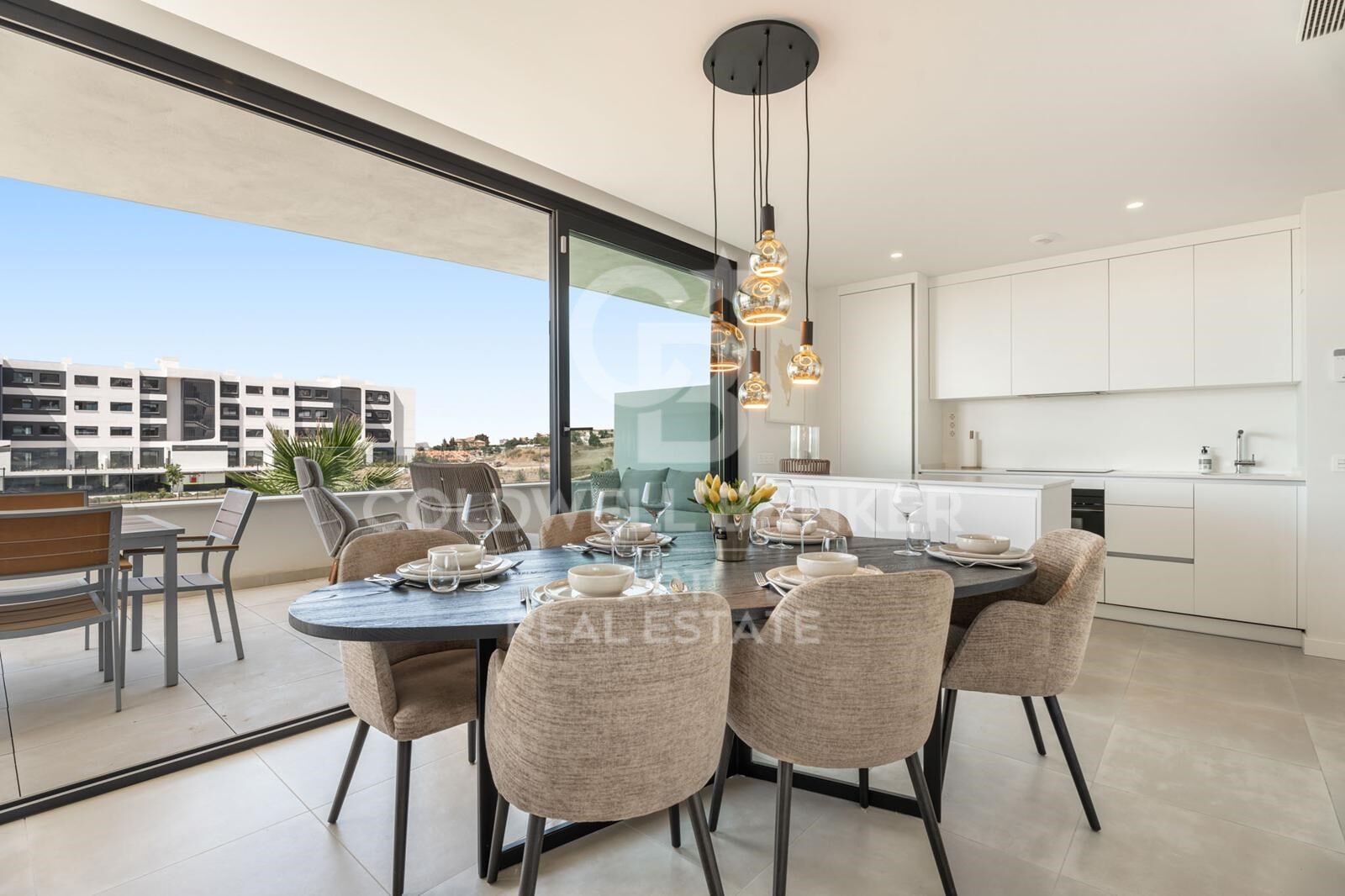 Moderno apartamento en planta baja en El Higuerón West, Fuengirola