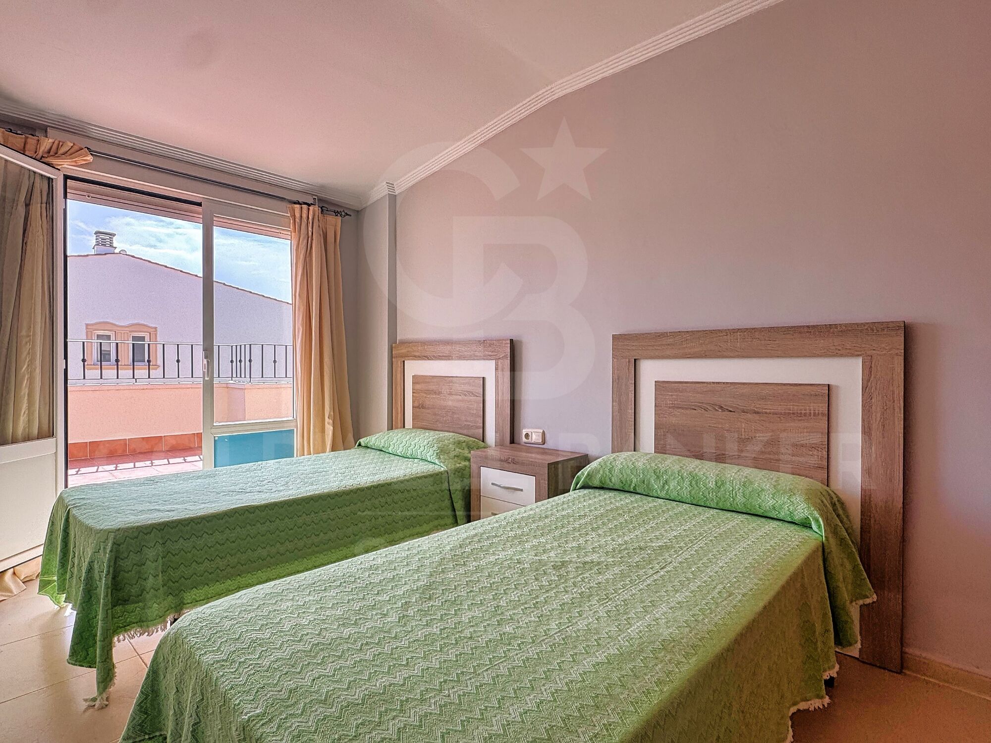 Bright Duplex Penthouse with Large Terraces and Open Views in Montañar I