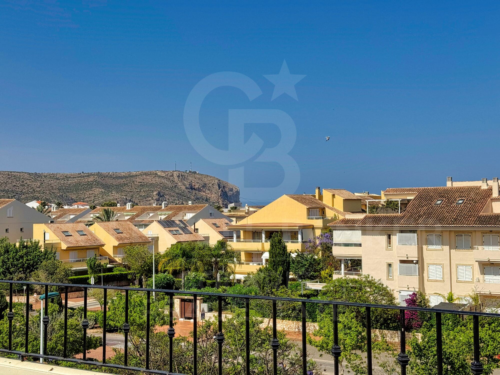 Bright Duplex Penthouse with Large Terraces and Open Views in Montañar I