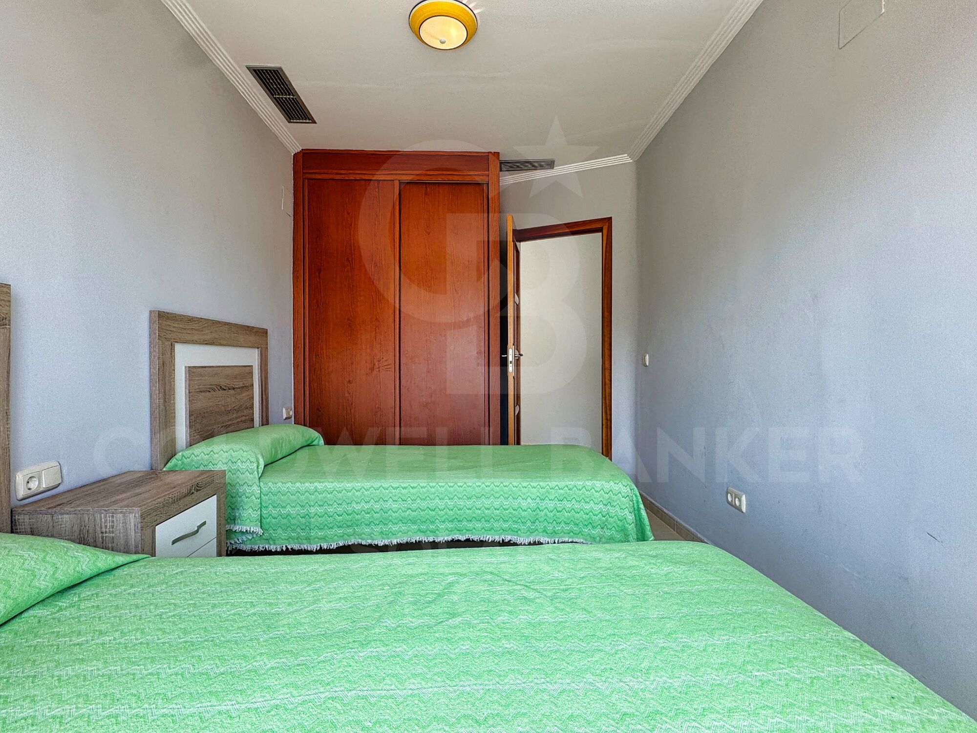 Bright Duplex Penthouse with Large Terraces and Open Views in Montañar I