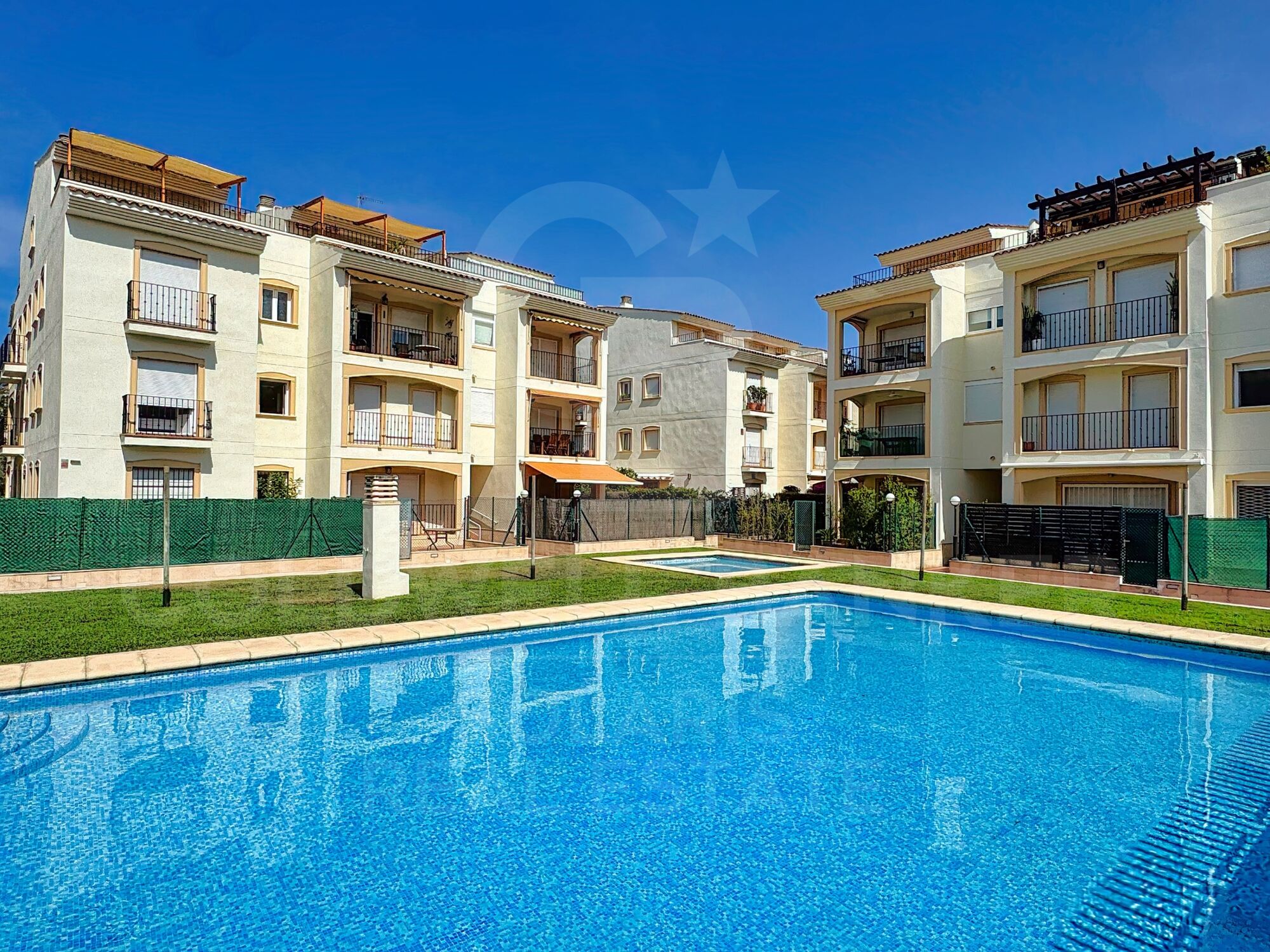 Bright Duplex Penthouse with Large Terraces and Open Views in Montañar I