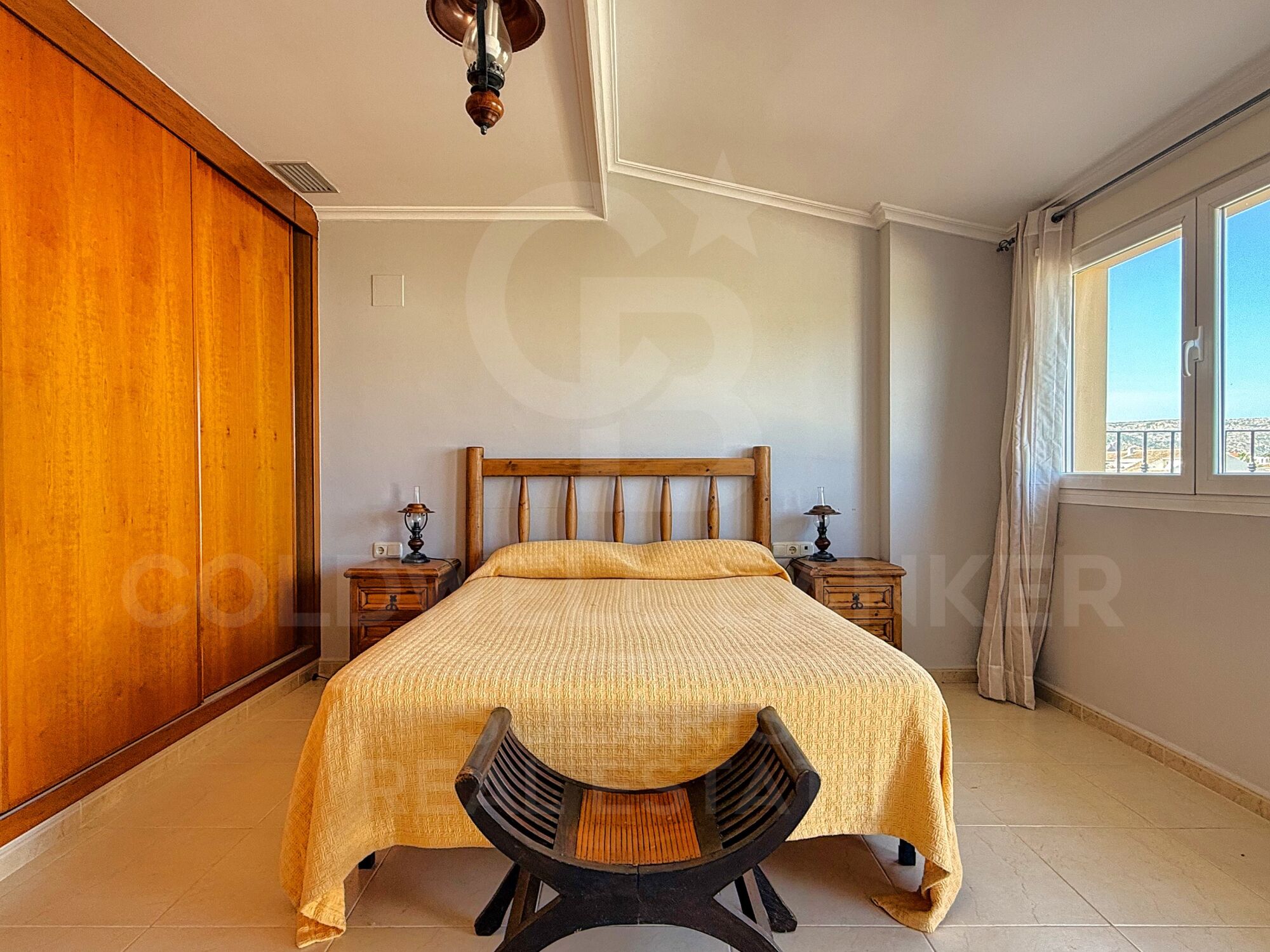 Bright Duplex Penthouse with Large Terraces and Open Views in Montañar I