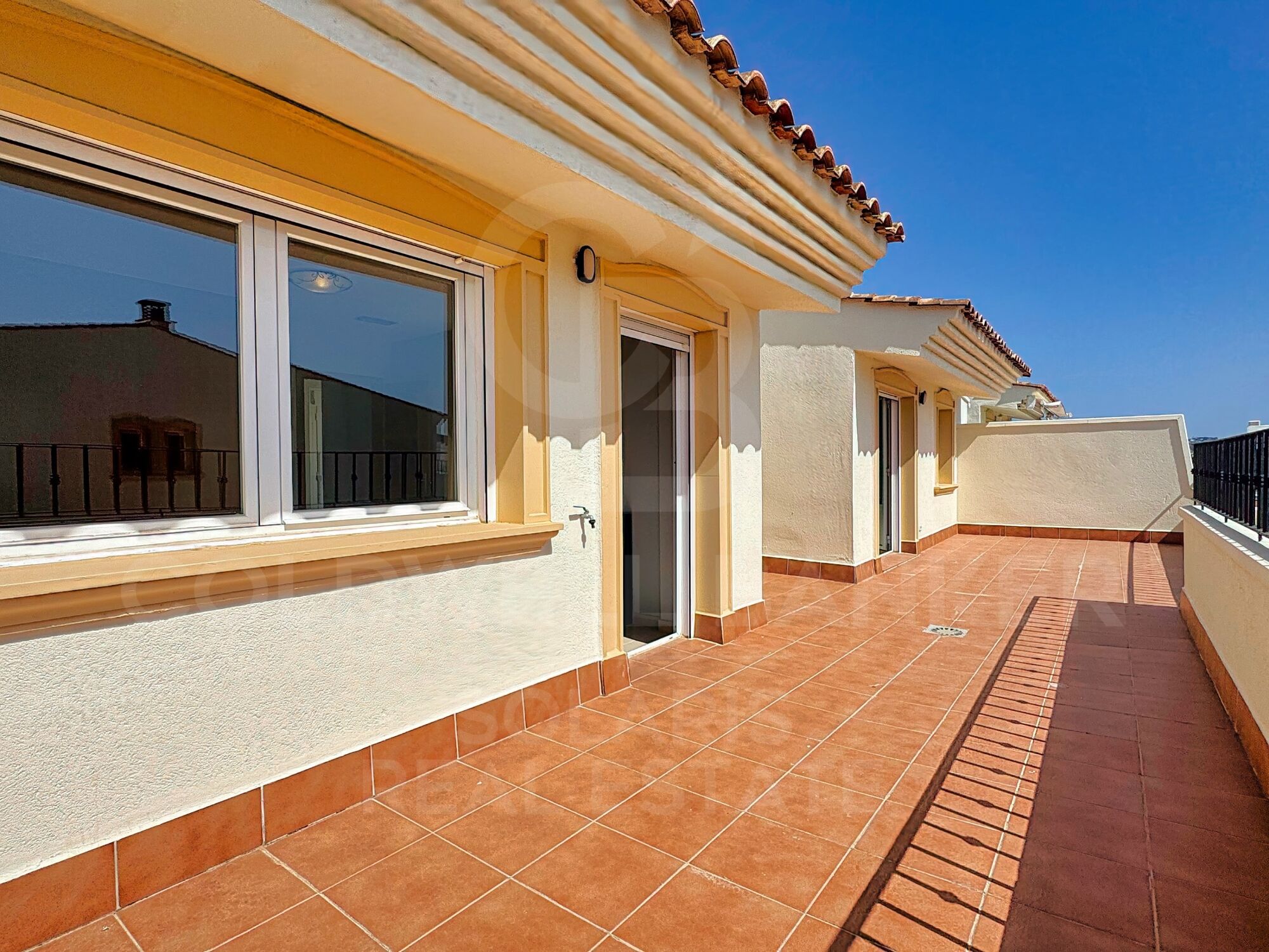 Bright Duplex Penthouse with Large Terraces and Open Views in Montañar I