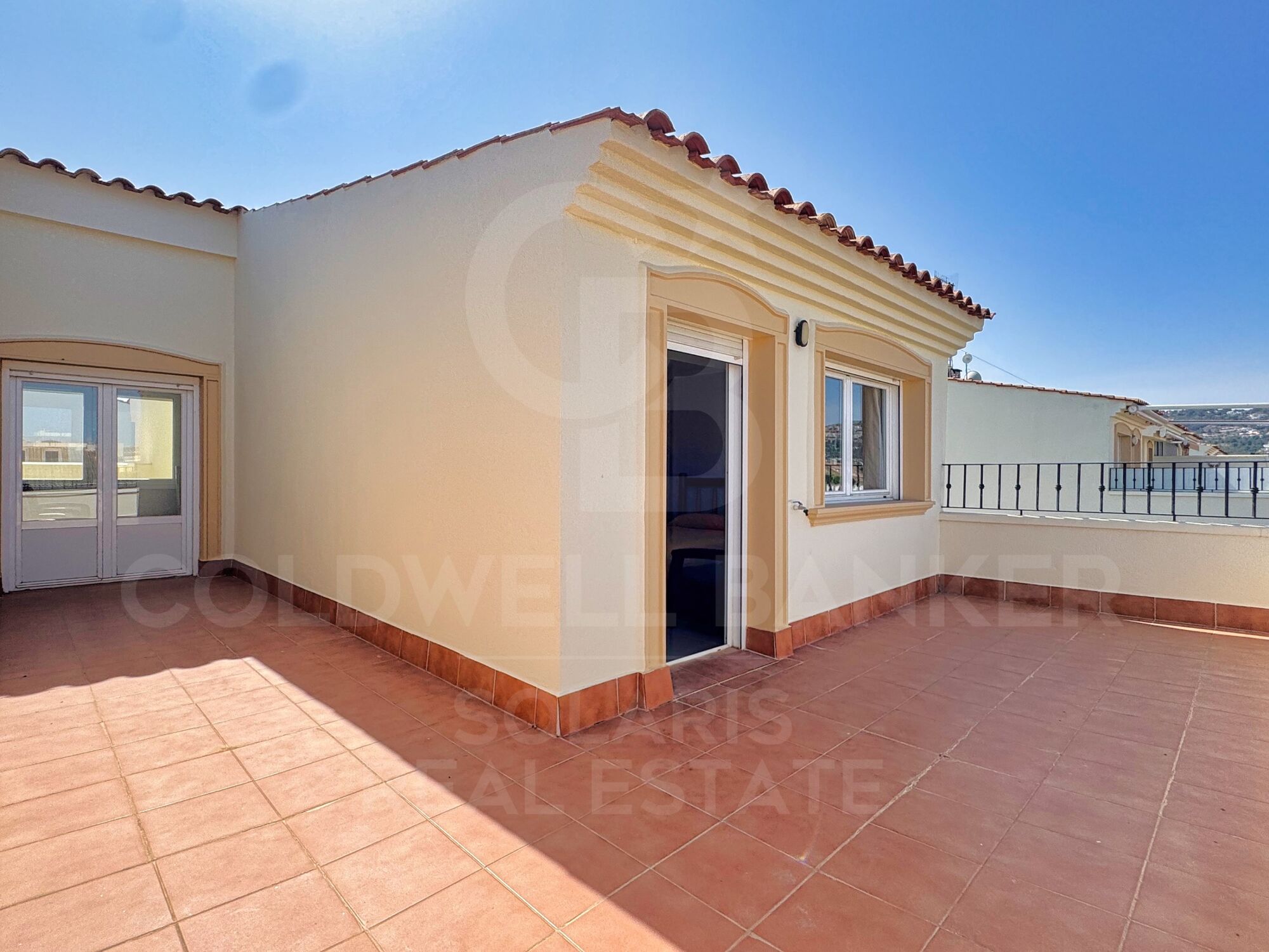 Bright Duplex Penthouse with Large Terraces and Open Views in Montañar I