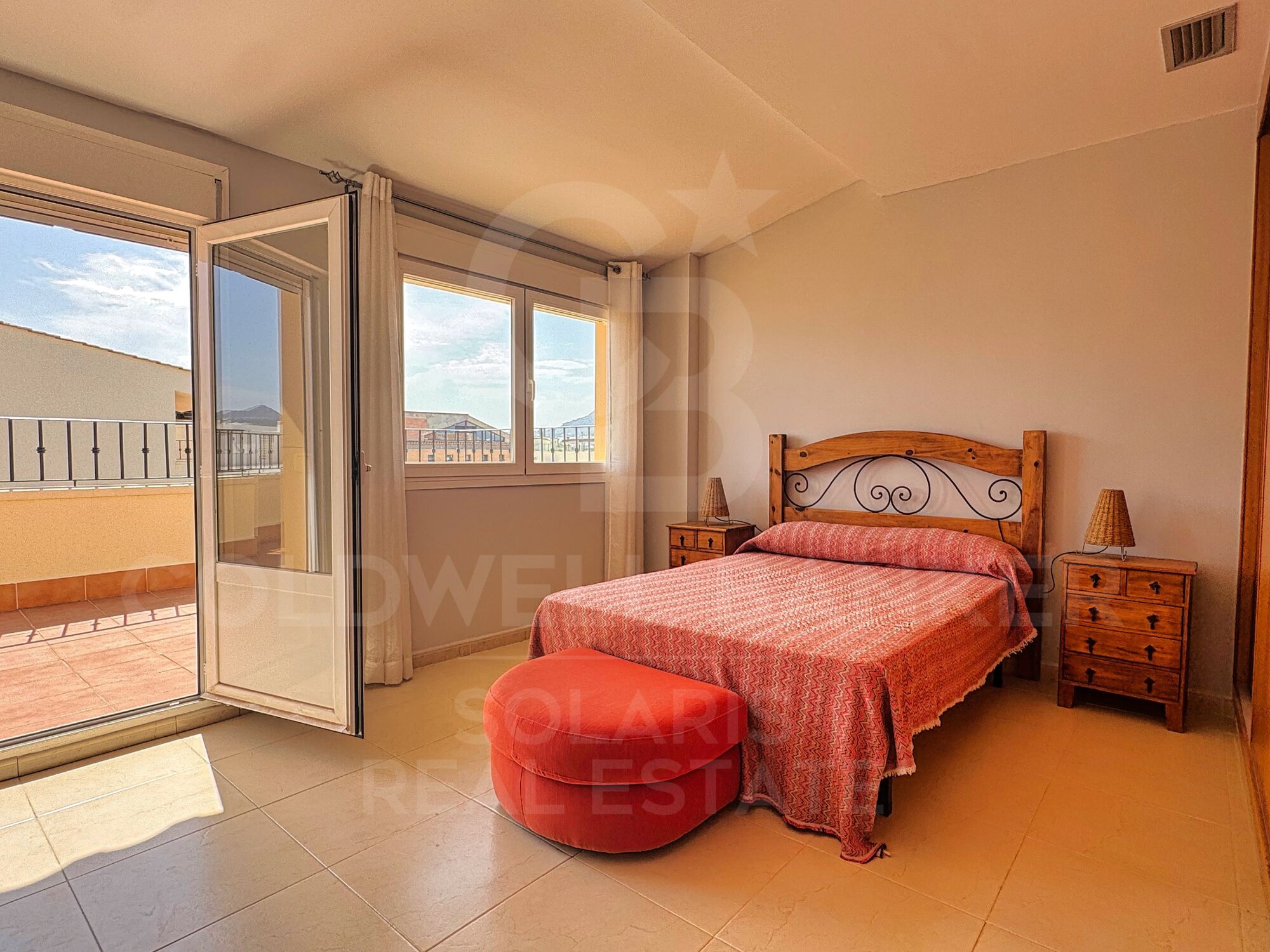 Bright Duplex Penthouse with Large Terraces and Open Views in Montañar I