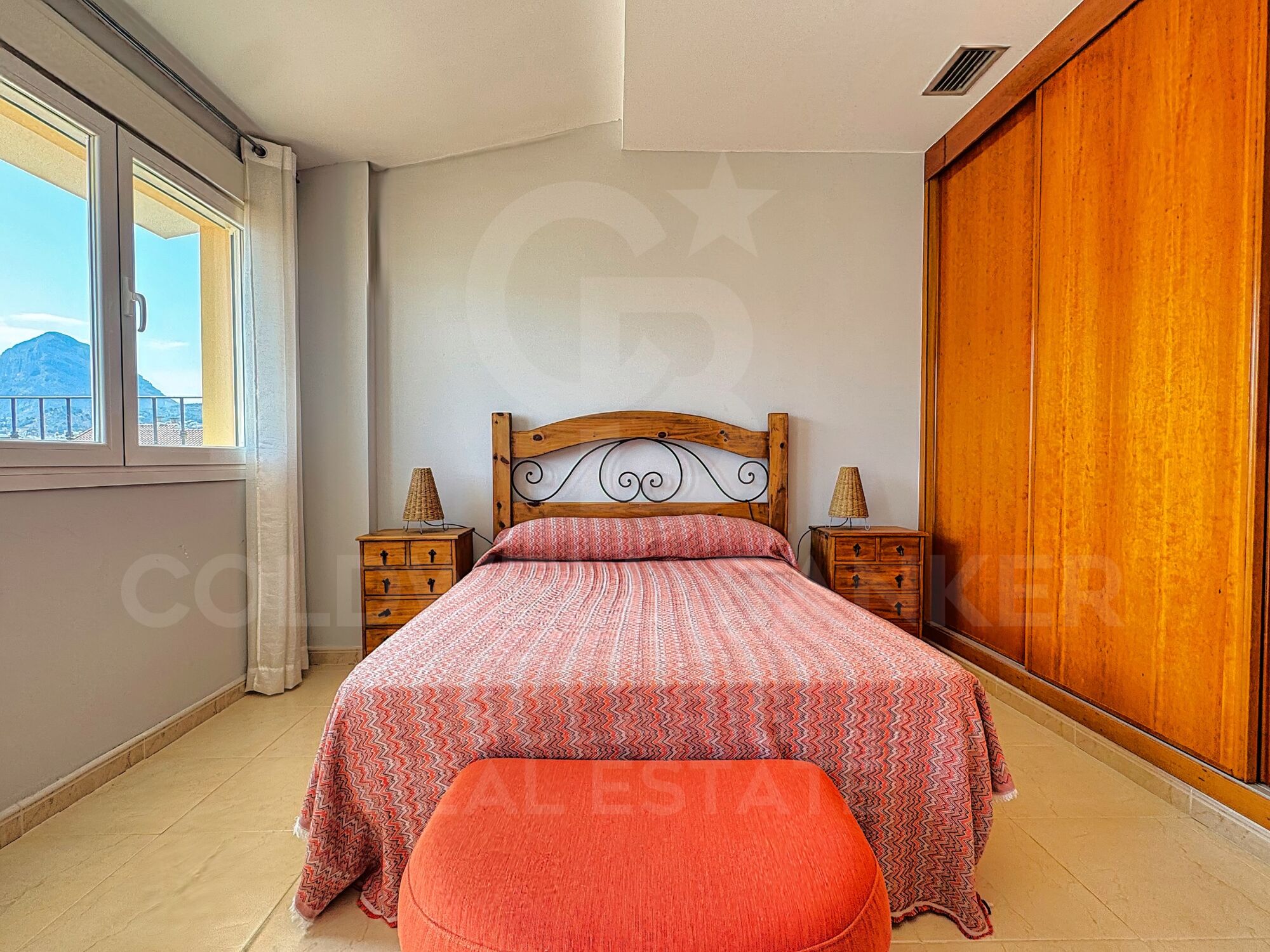 Bright Duplex Penthouse with Large Terraces and Open Views in Montañar I