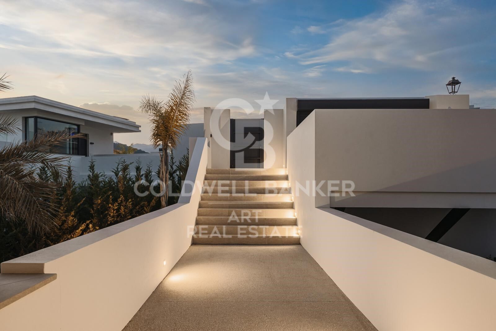 Elegant designer villa with sea & golf views in La Resina Golf, Estepona
