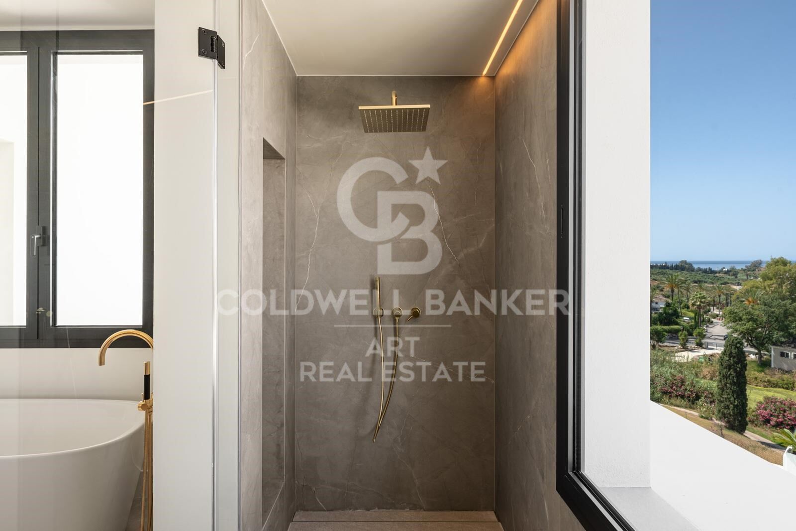 Elegant designer villa with sea & golf views in La Resina Golf, Estepona