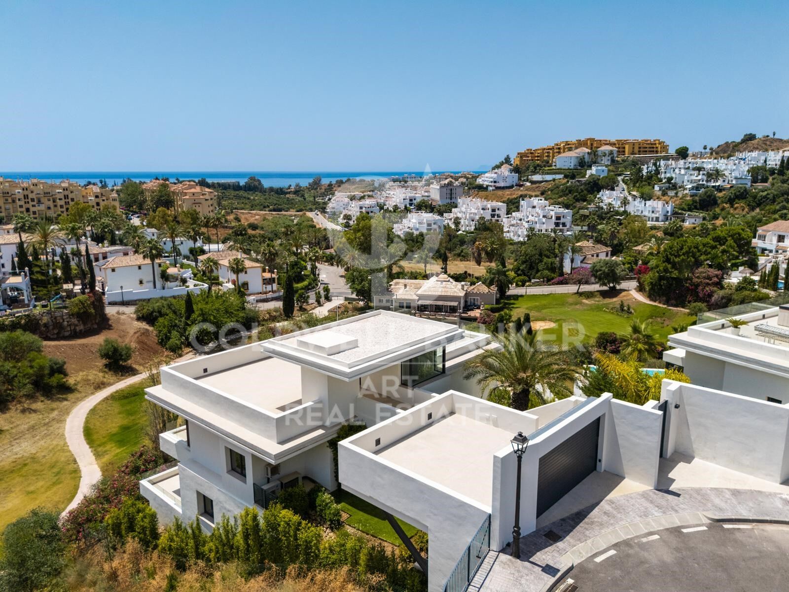 Elegant designer villa with sea & golf views in La Resina Golf, Estepona