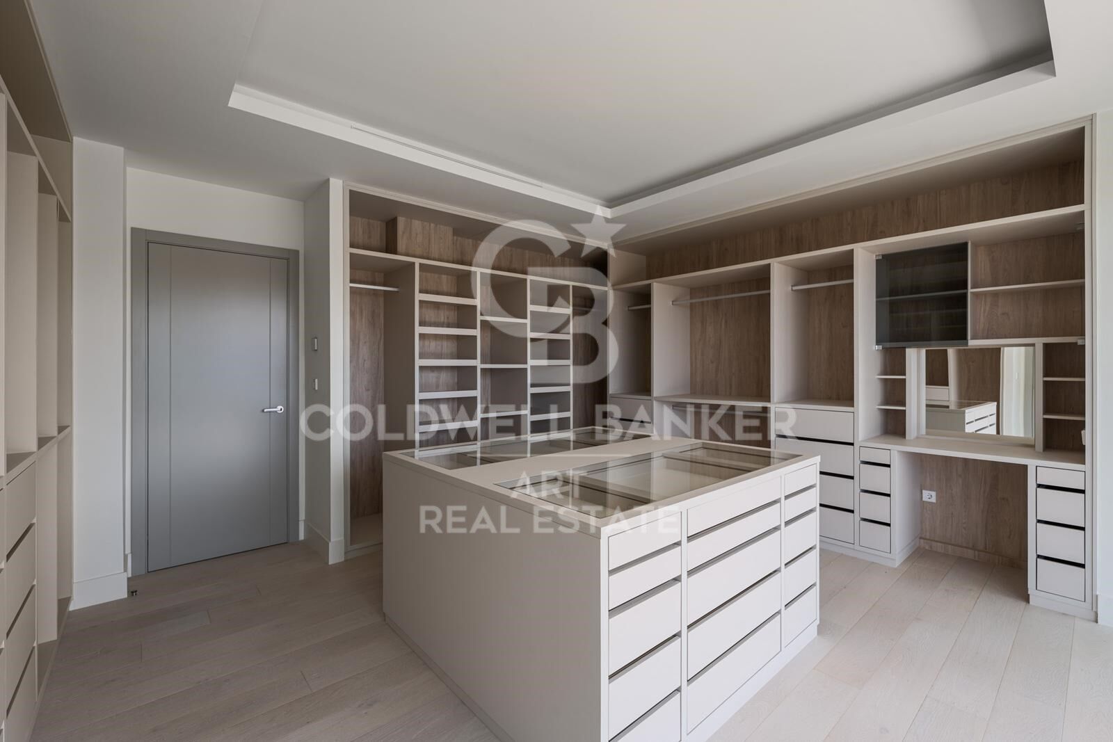 Elegant designer villa with sea & golf views in La Resina Golf, Estepona