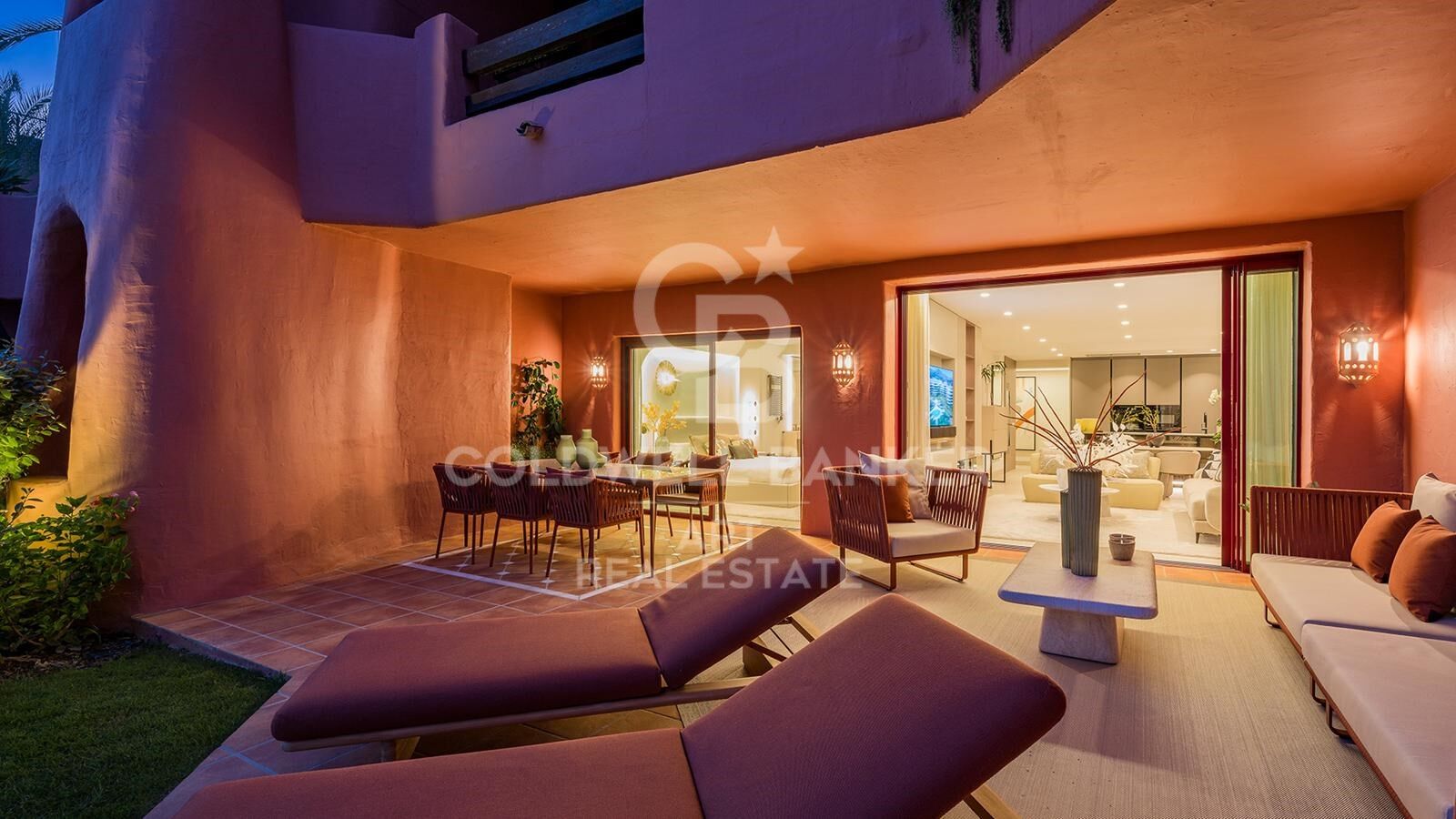 Impresionante apartamento frente al mar con vistas espectaculares en la Nueva Milla de Oro, Estepona
