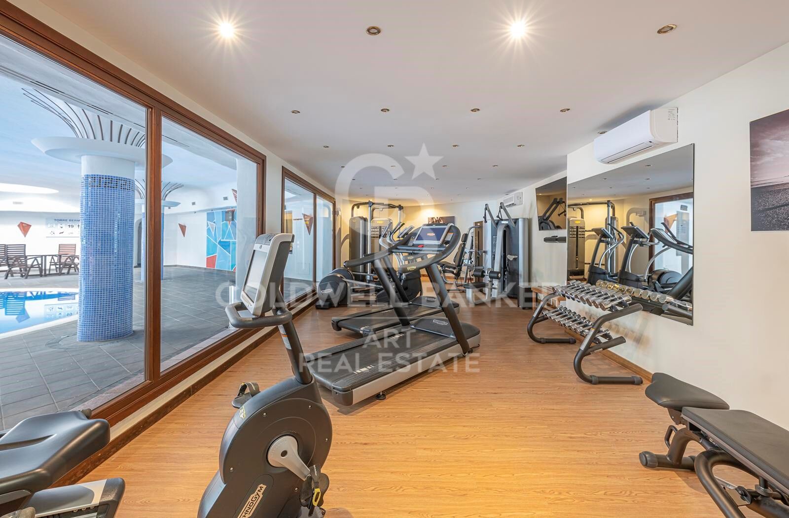 Elegantes Duplex-Penthouse im andalusischen Stil an der New Golden Mile, Estepona