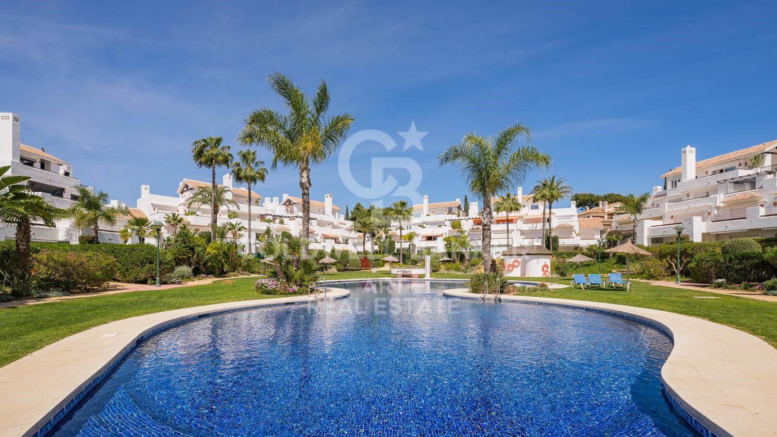 Luxuriöse Strandwohnung in der exklusiven Wohnanlage Los Monteros Palm Beach, Marbella