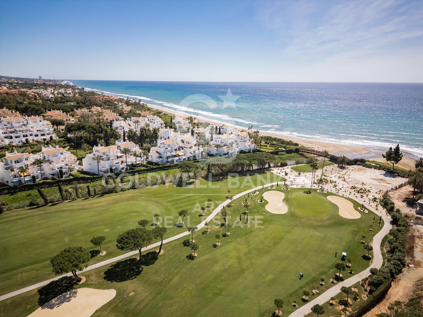 Luxury beachfront apartment in the exclusive Los Monteros Palm Beach, Marbella