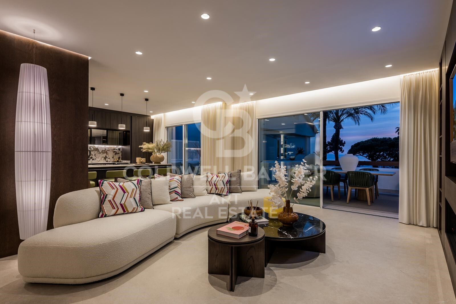 Luxury beachfront apartment in the exclusive Los Monteros Palm Beach, Marbella