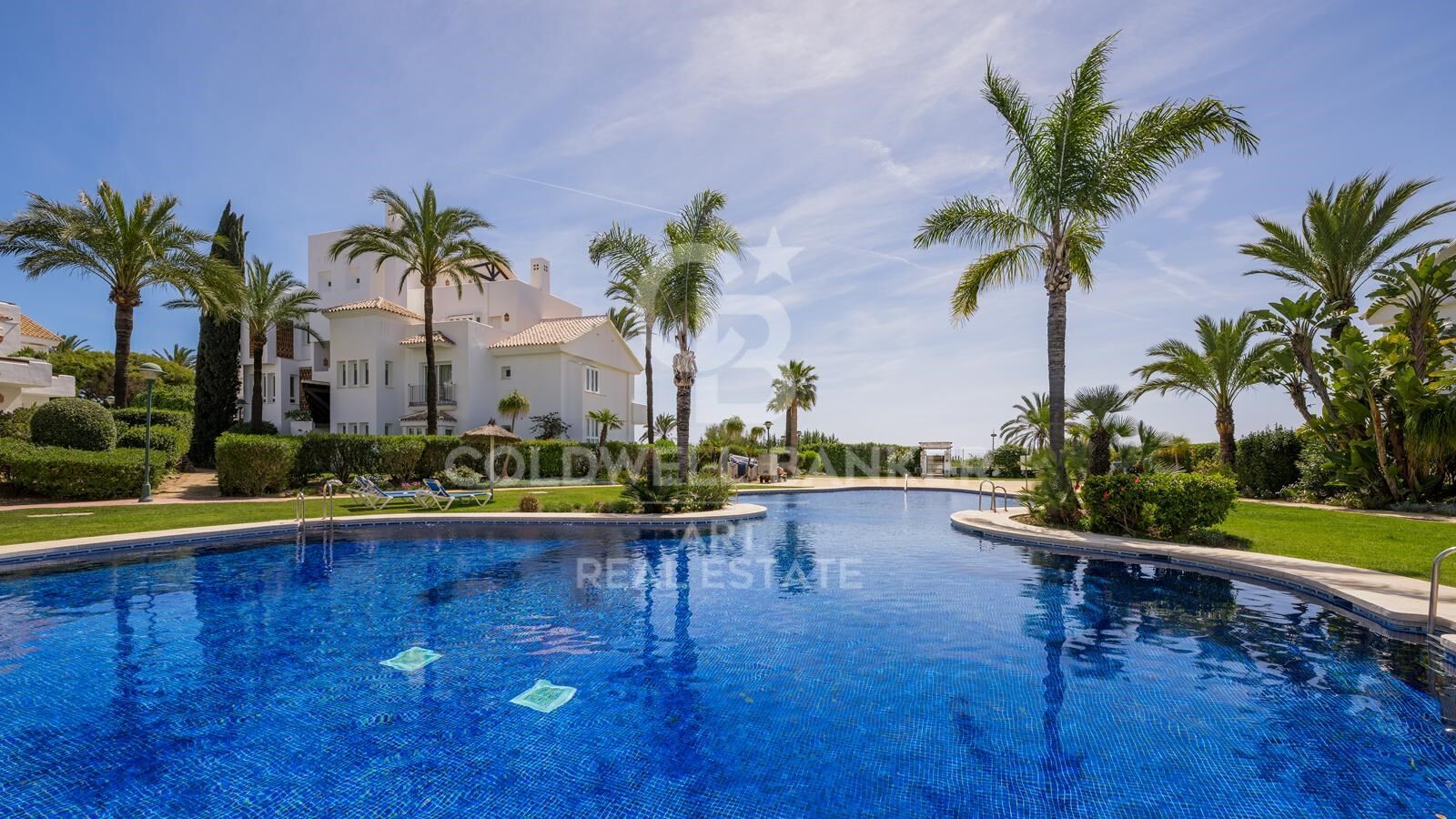 Luxury beachfront apartment in the exclusive Los Monteros Palm Beach, Marbella