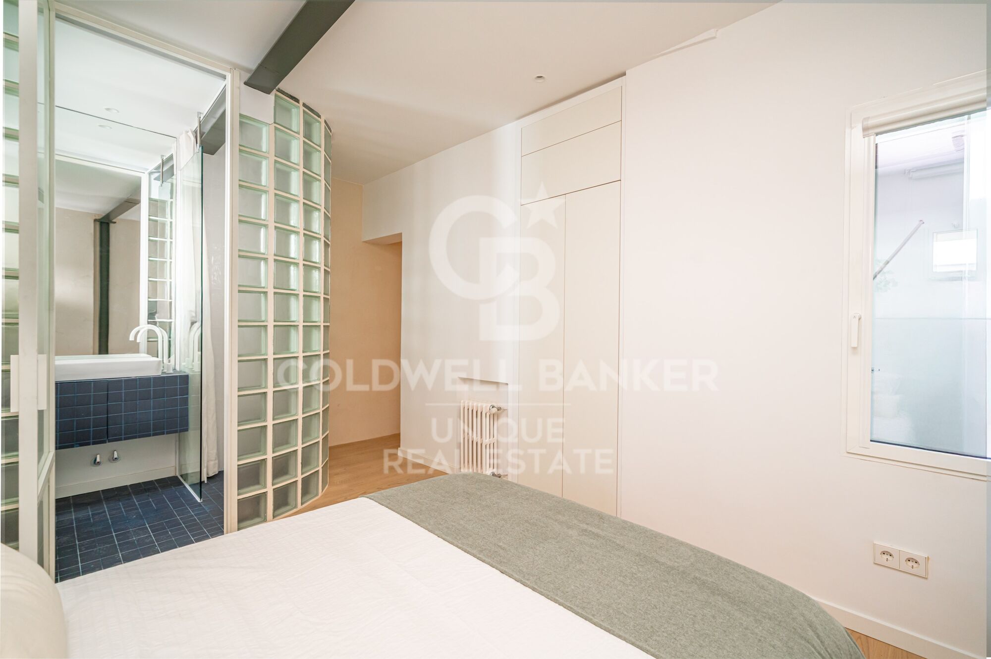 Renovated flat with 3 bedrooms and 2 balconies in La Latina, Madrid