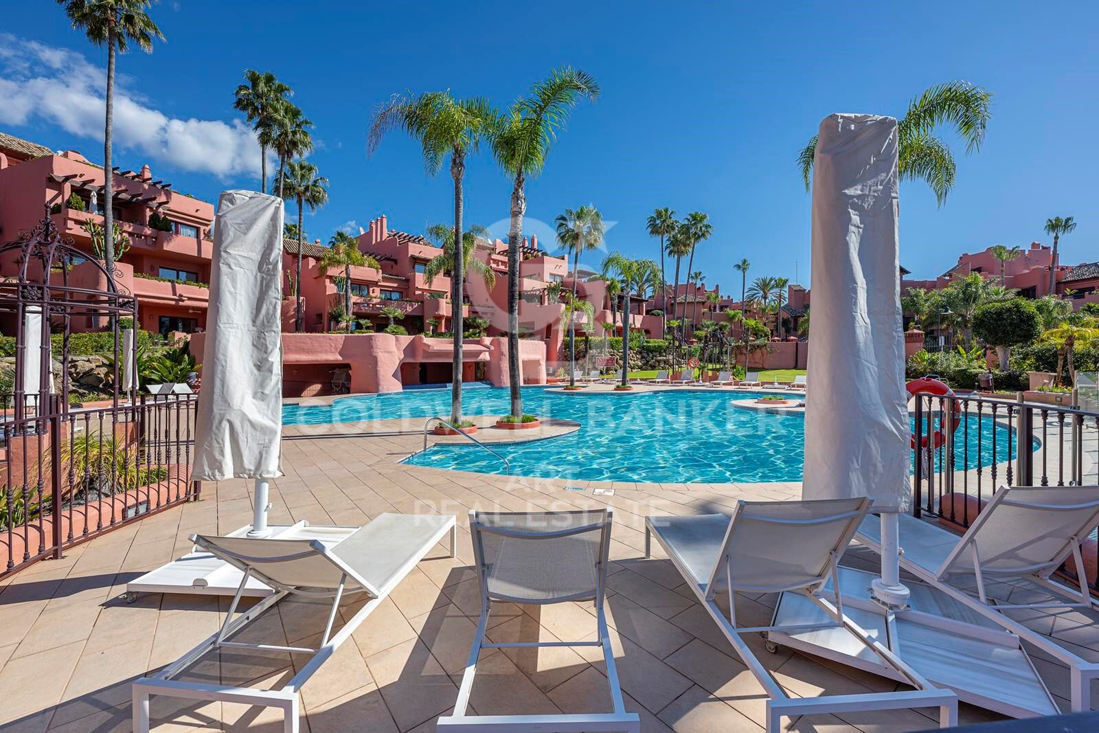 Maravilloso ático en primera línea de playa en la Nueva Milla de Oro, Estepona, Costa del Sol