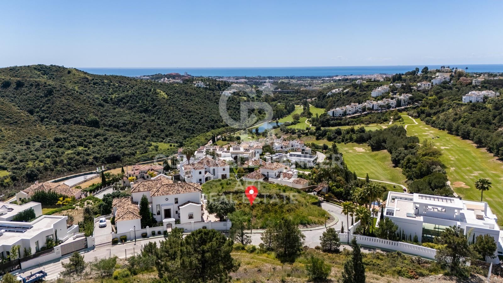 Letztes Grundstück mit Panoramameerblick und Luxus-Villaprojekt in Lomas de La Quinta, Benahavís