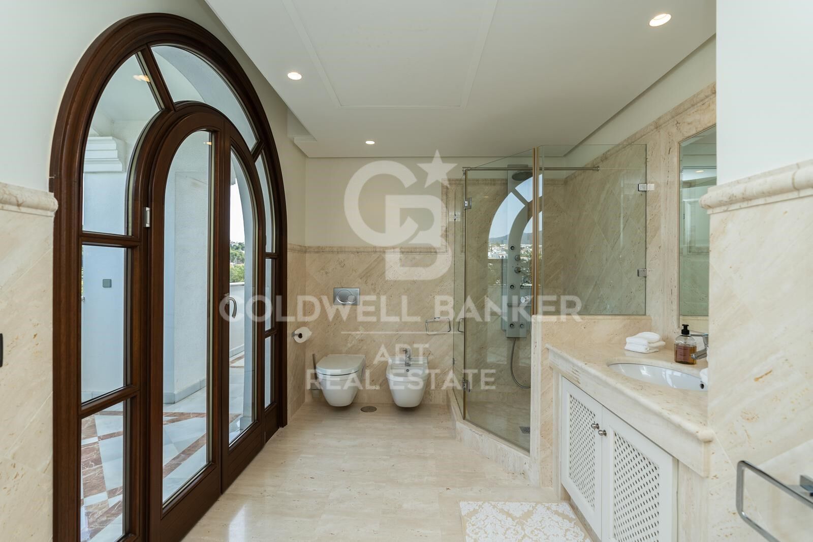 Ático de lujo en primera línea de playa, Estepona, Costa del Sol