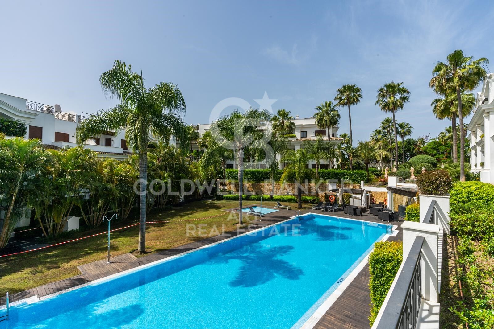 Ático de lujo en primera línea de playa, Estepona, Costa del Sol