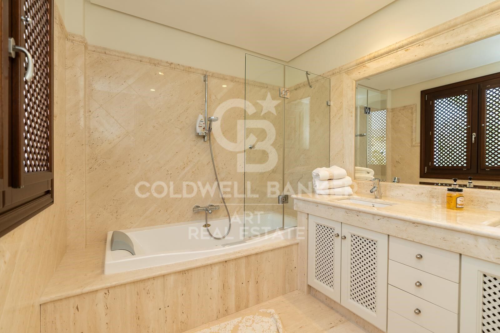 Luxuriöses Penthouse in erster Meereslinie - Estepona, Costa del Sol