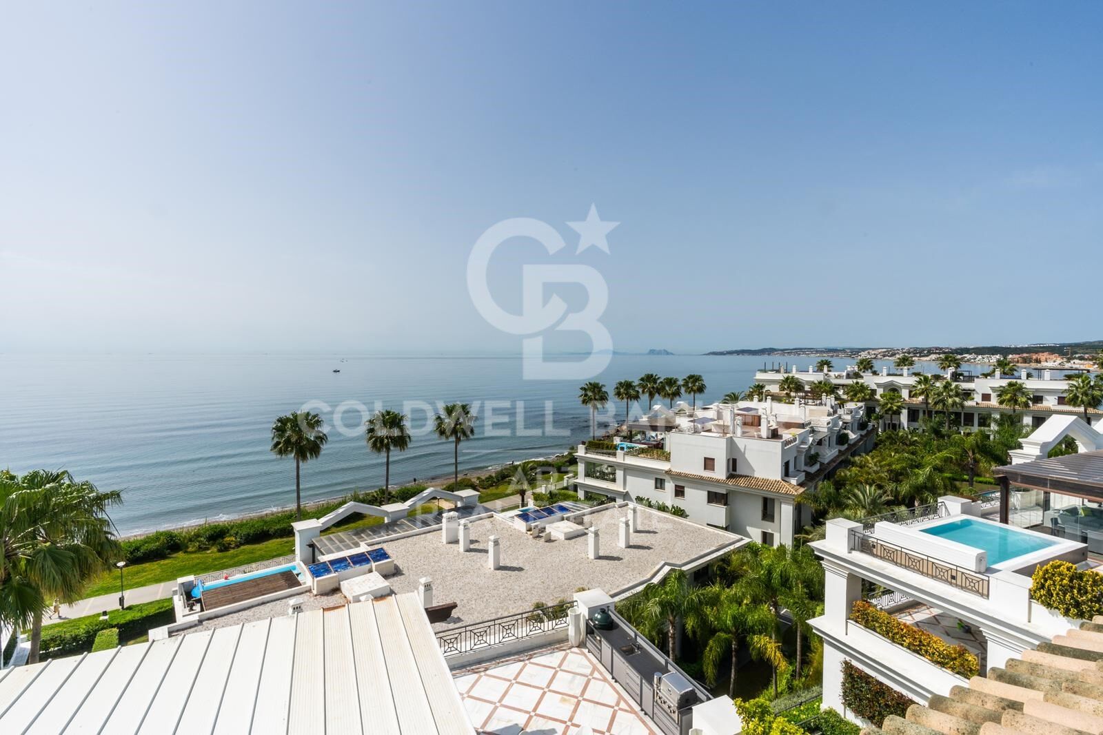 Luxuriöses Penthouse in erster Meereslinie - Estepona, Costa del Sol