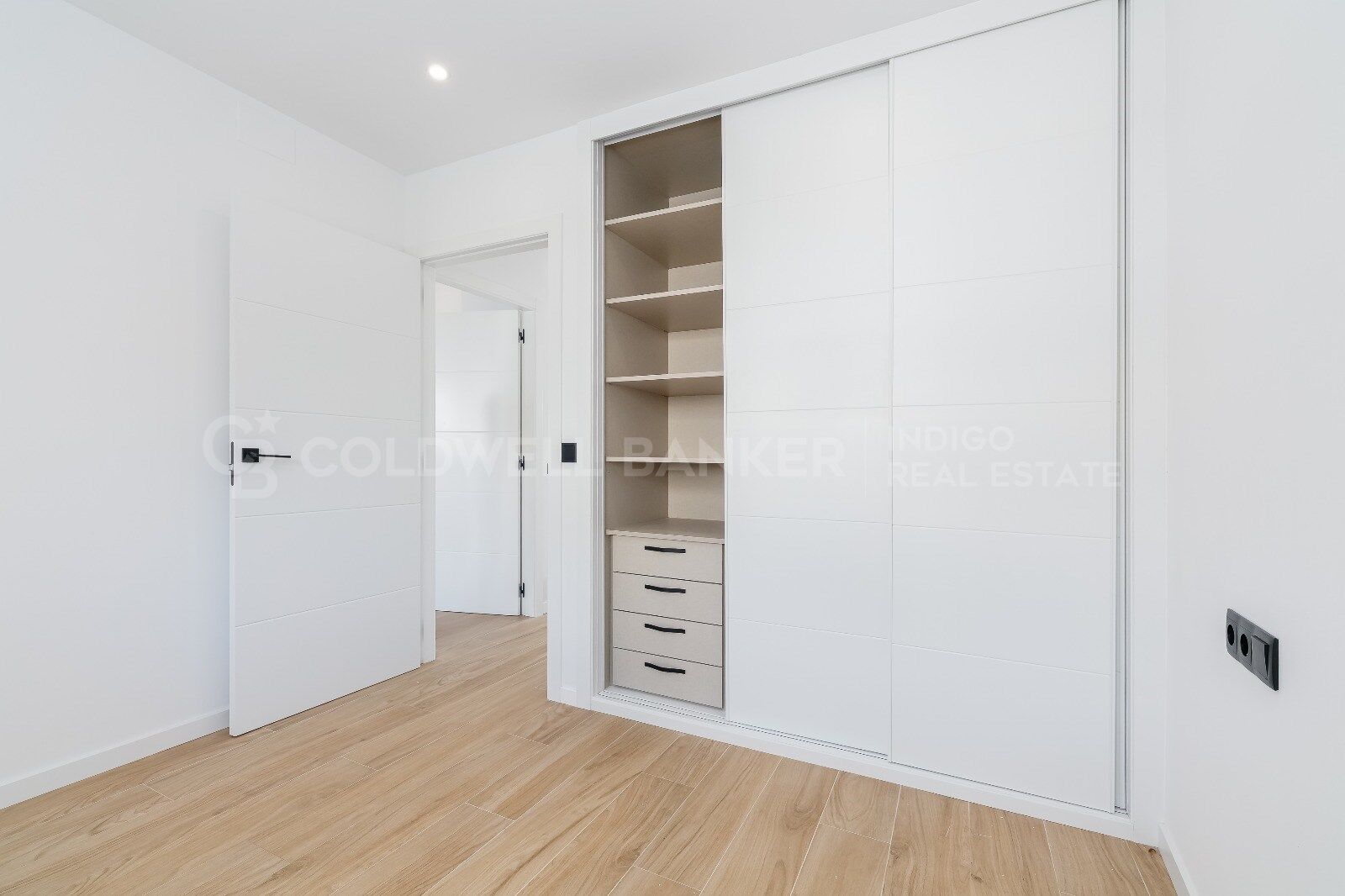 Magnifique villa avec piscine privée, jardin et à côté de la plage