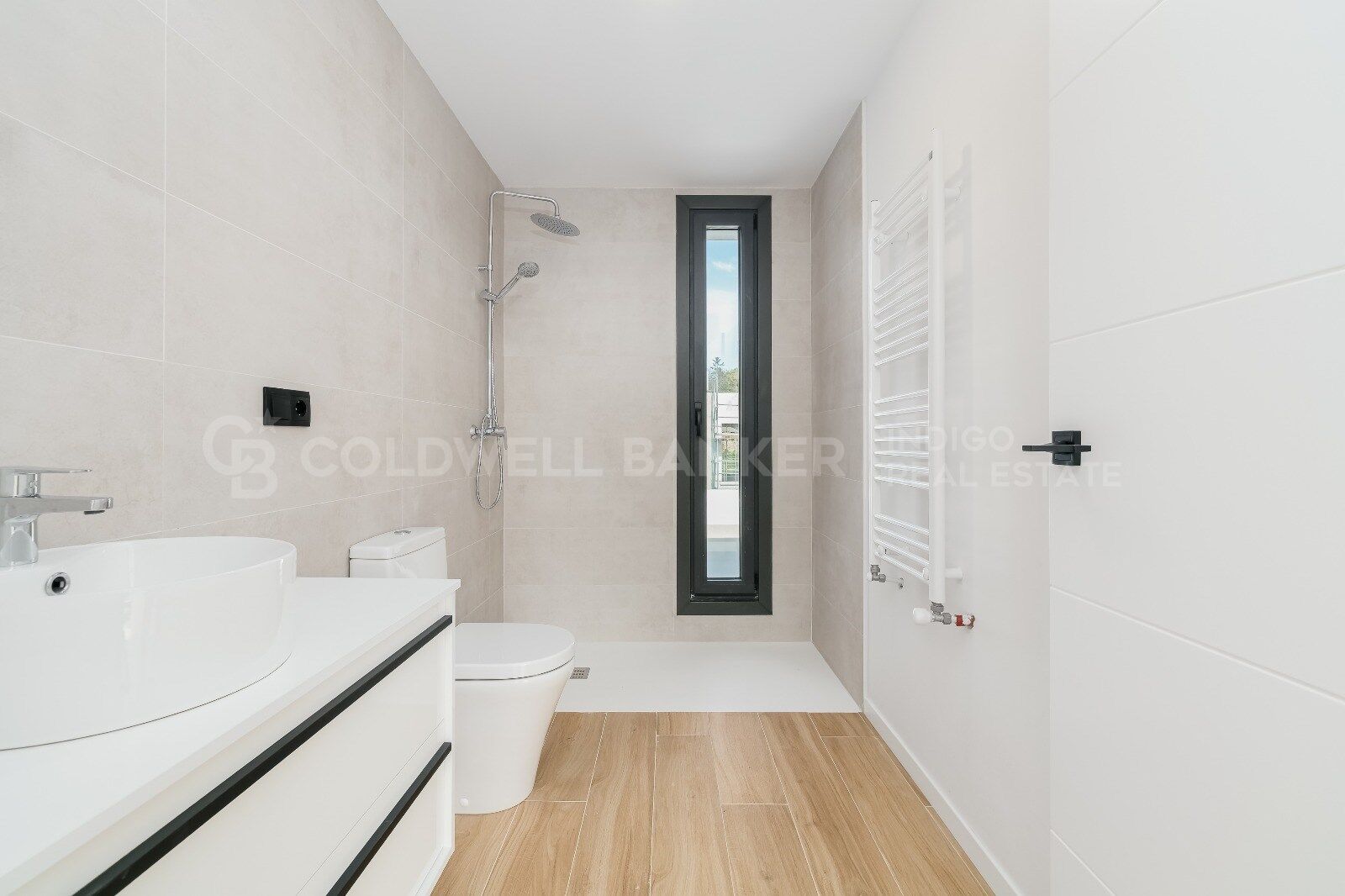 Magnificent villa with private pool, garden and next to the beach