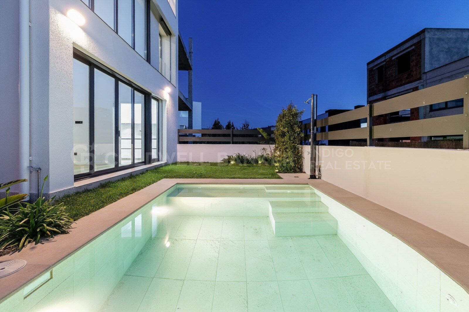 Magnificent villa with private pool, garden and next to the beach