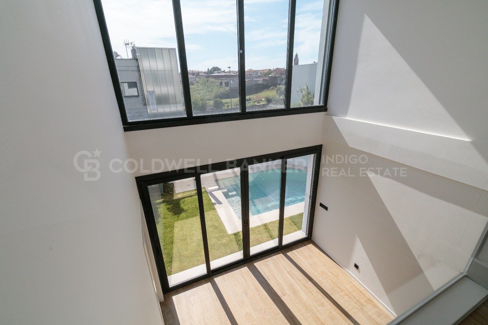Magnificent villa with private pool, garden and next to the beach