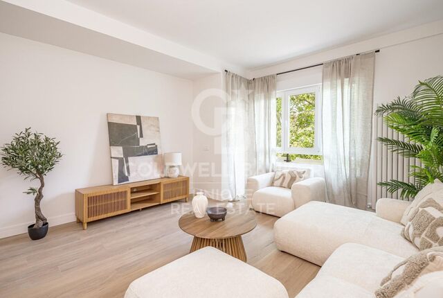 Renovated flat with 2 bedrooms and terrace in Chamberí, Madrid