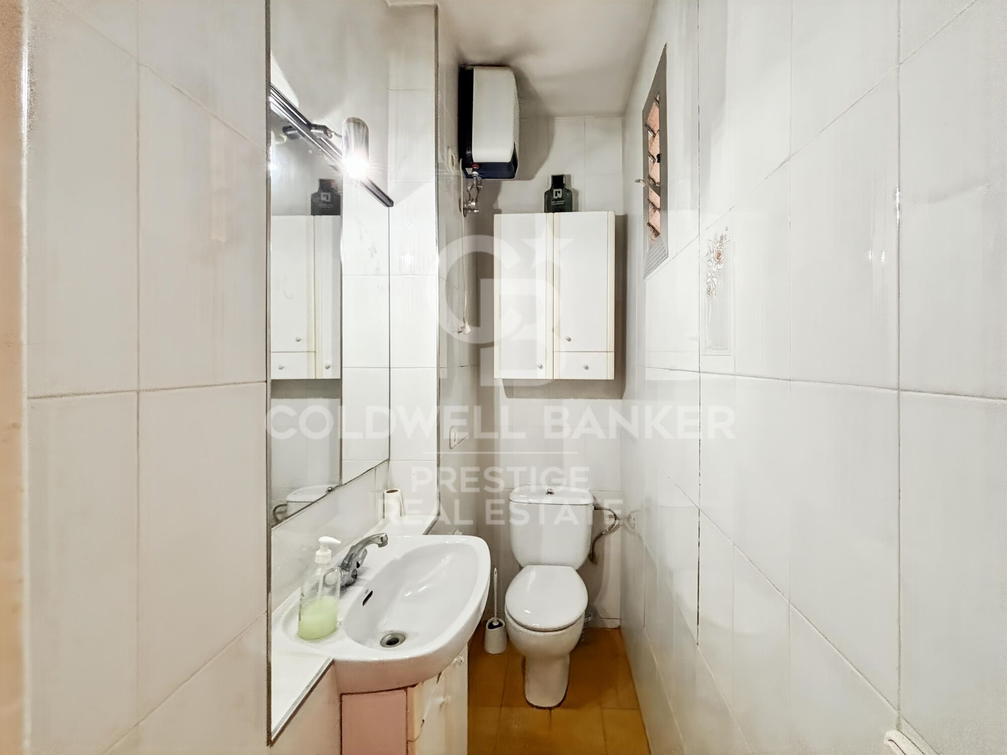 Opportunité d'investissement et de rénovation dans un immeuble noble sur La Rambla de Barcelone