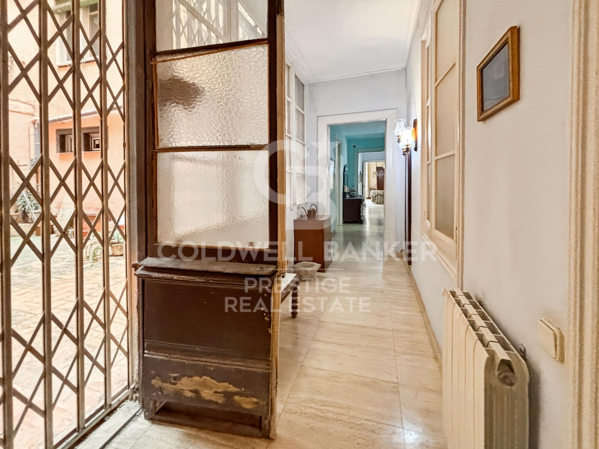 Opportunité d'investissement et de rénovation dans un immeuble noble sur La Rambla de Barcelone