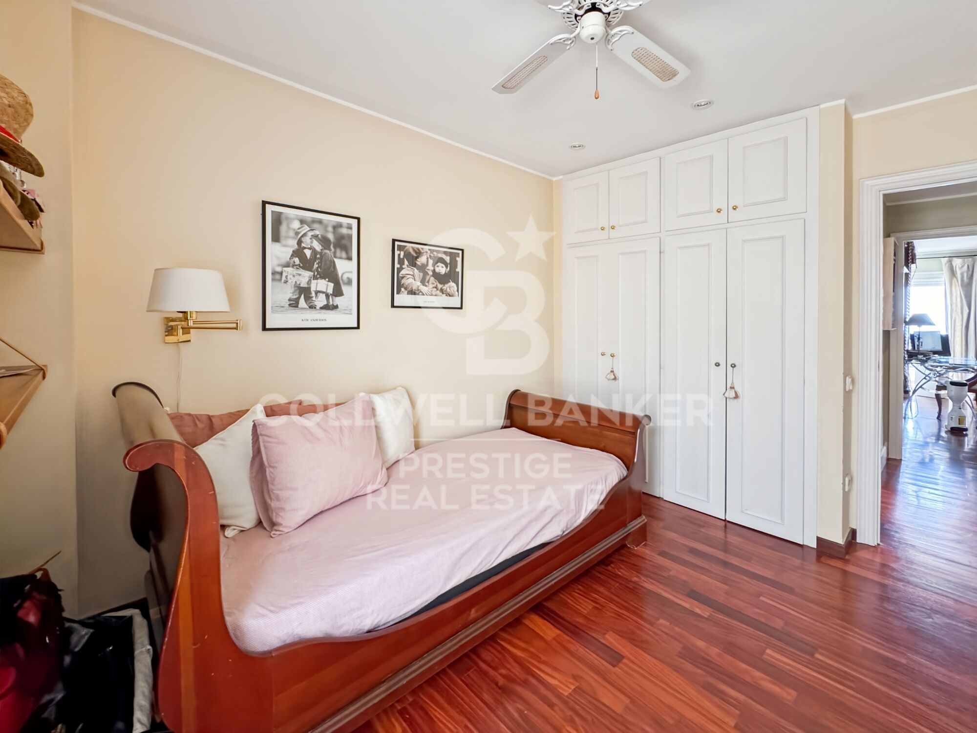 Exclusive apartment in Caldes d'Estrac with sea views and pool