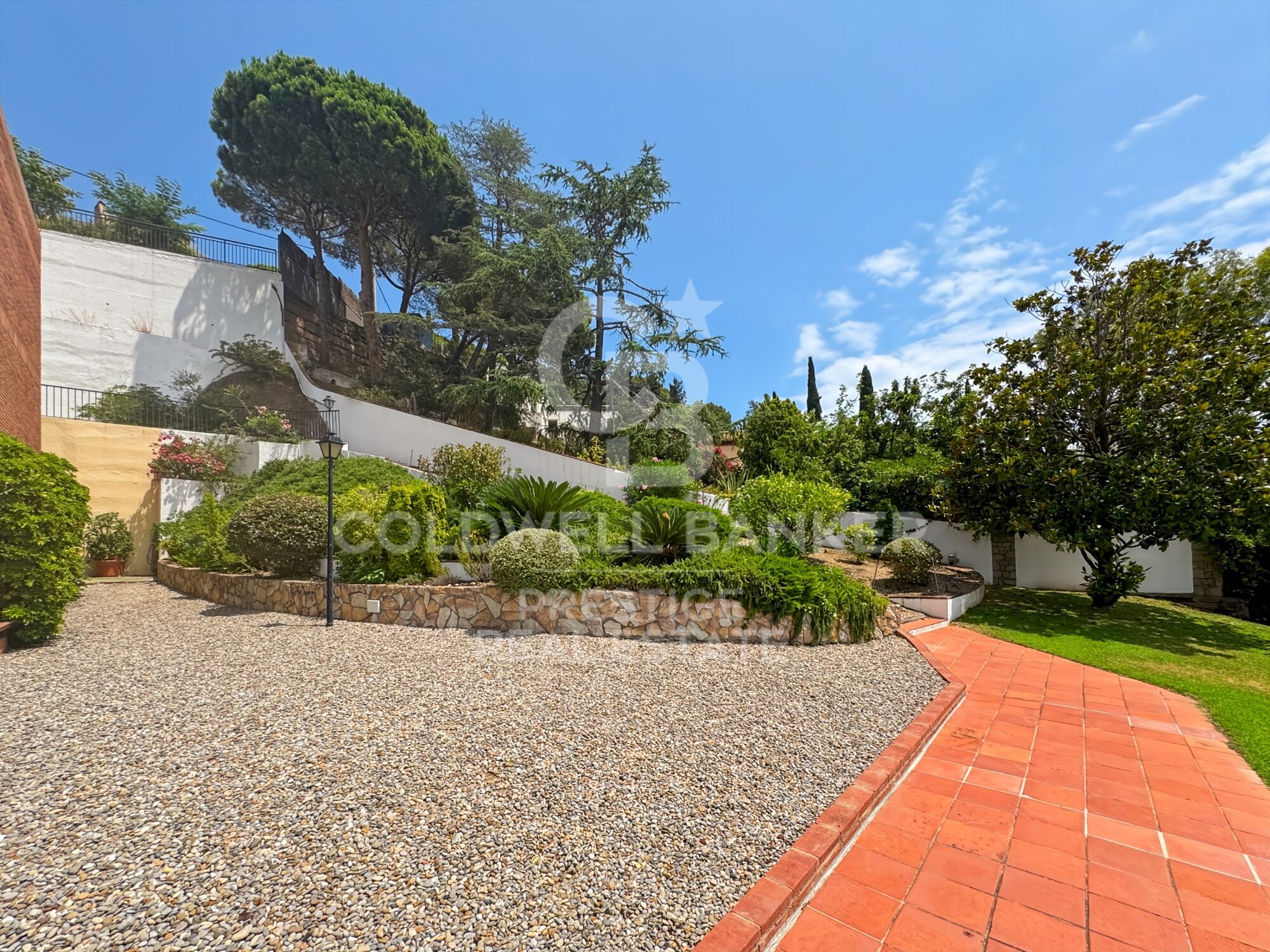 Exclusive apartment in Caldes d'Estrac with sea views and pool