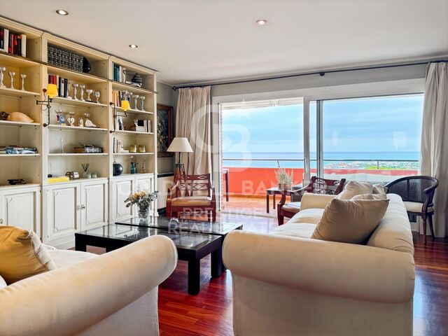 Exclusive apartment in Caldes d'Estrac with sea views and pool