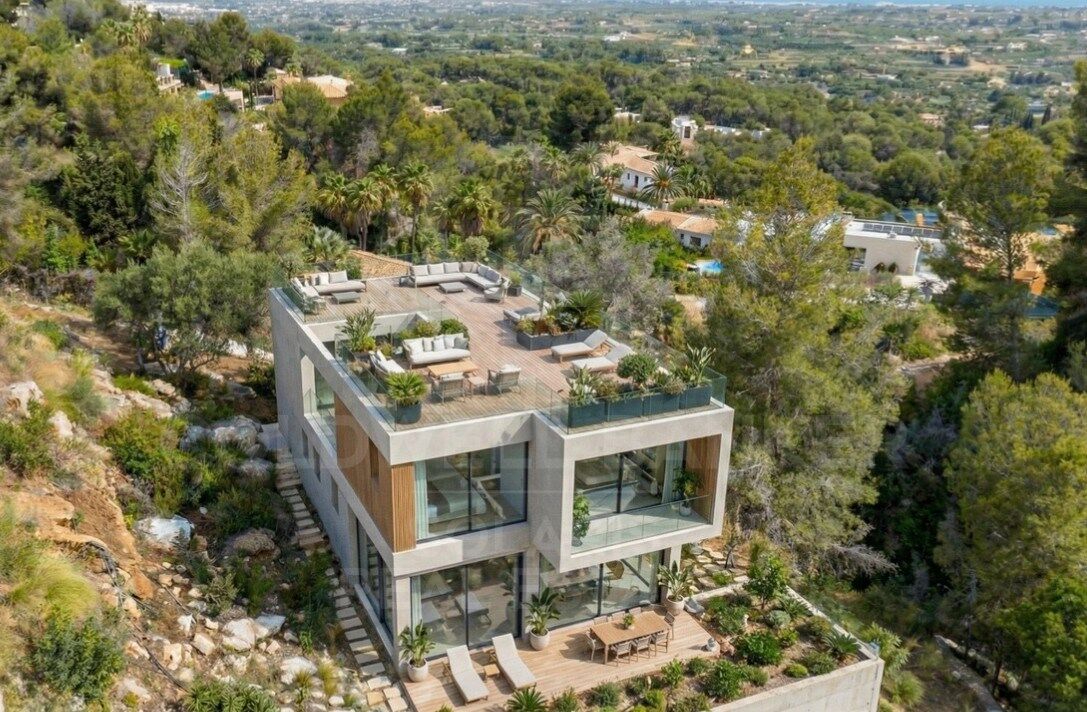 Parcela exclusiva en La Sella Golf - 2.295m² con vistas al mar y al Montgó