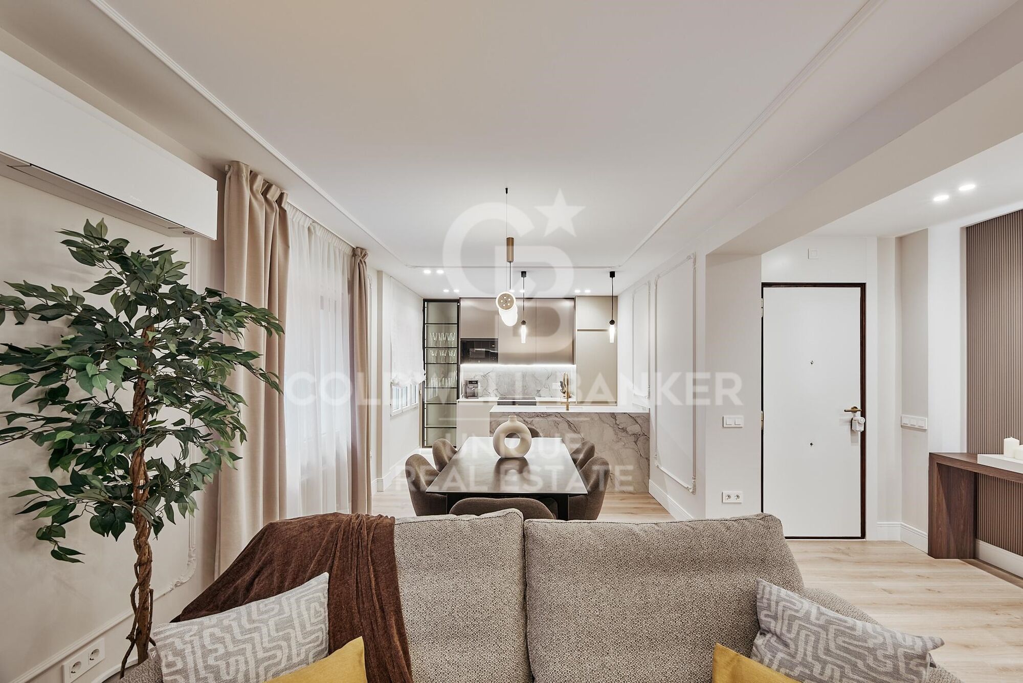 Piso con terraza exterior en Goya