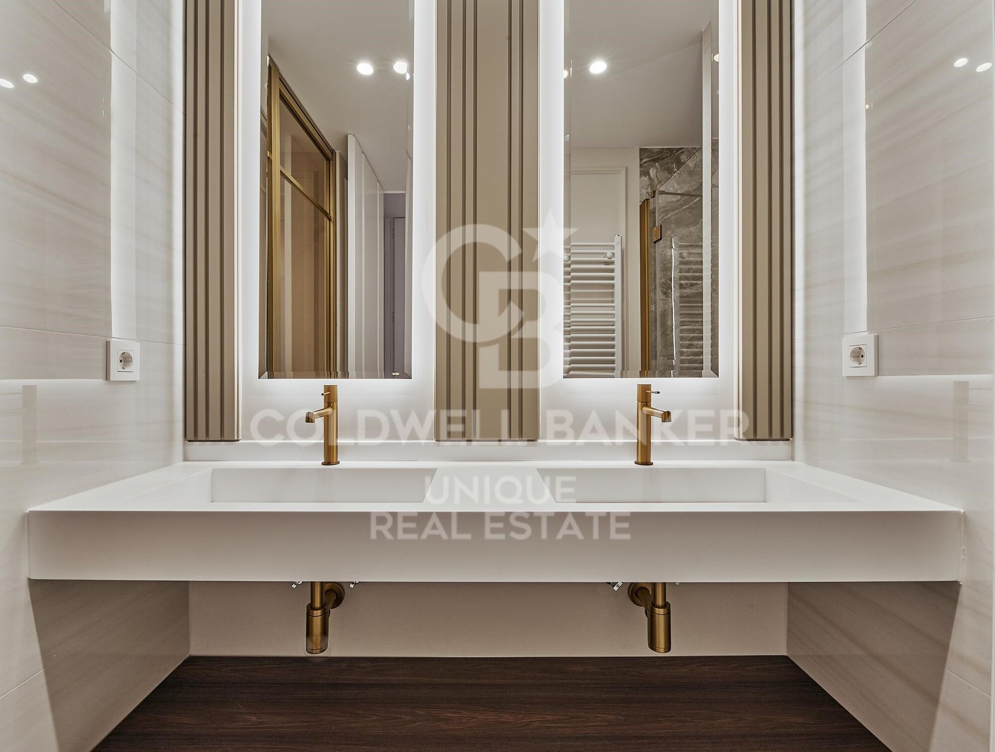 Piso con terraza exterior en Goya