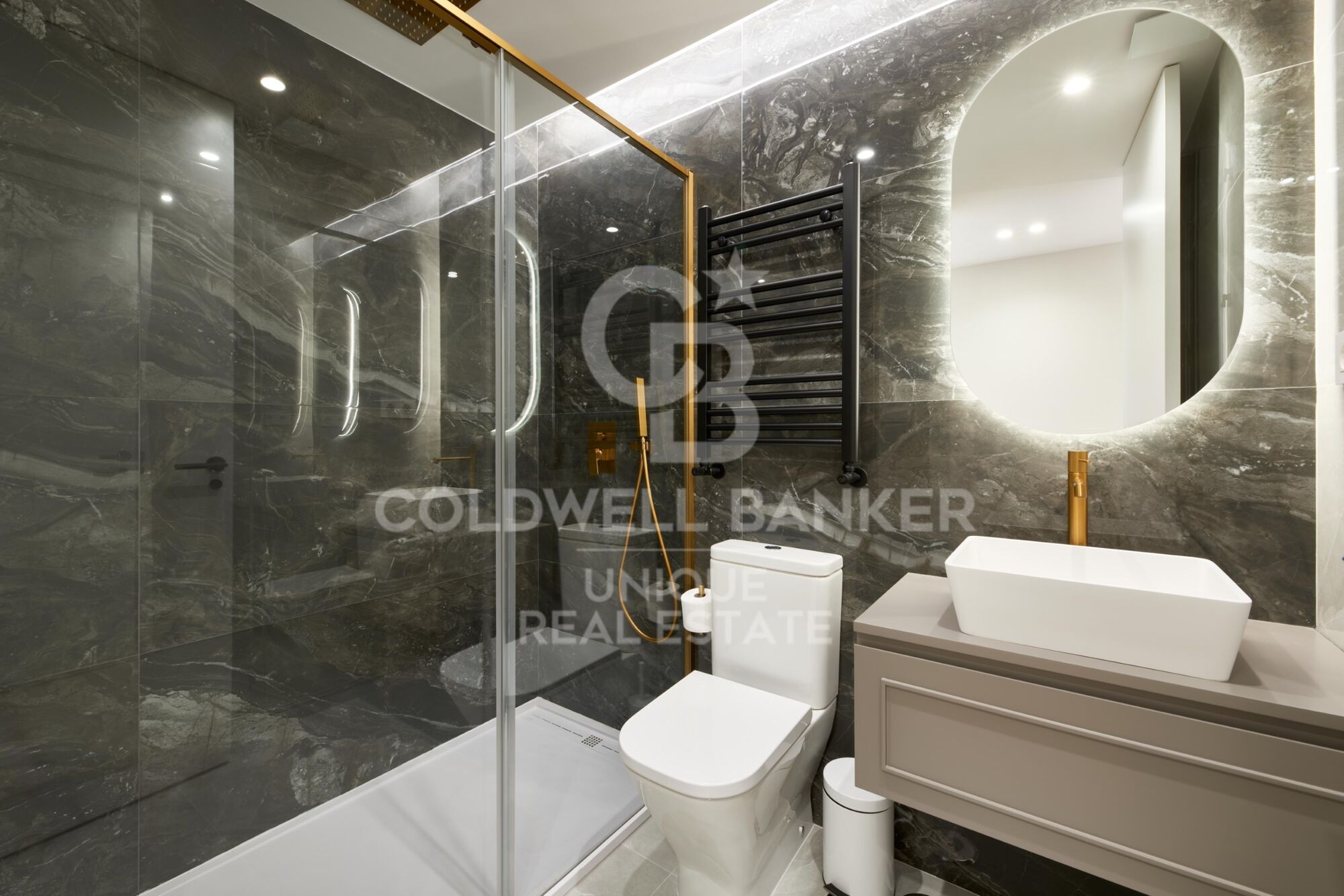 Piso exterior con terraza y garaje en Goya, Madrid