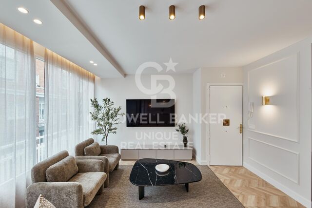 Exterior flat with terrace and garage in Goya, Madrid