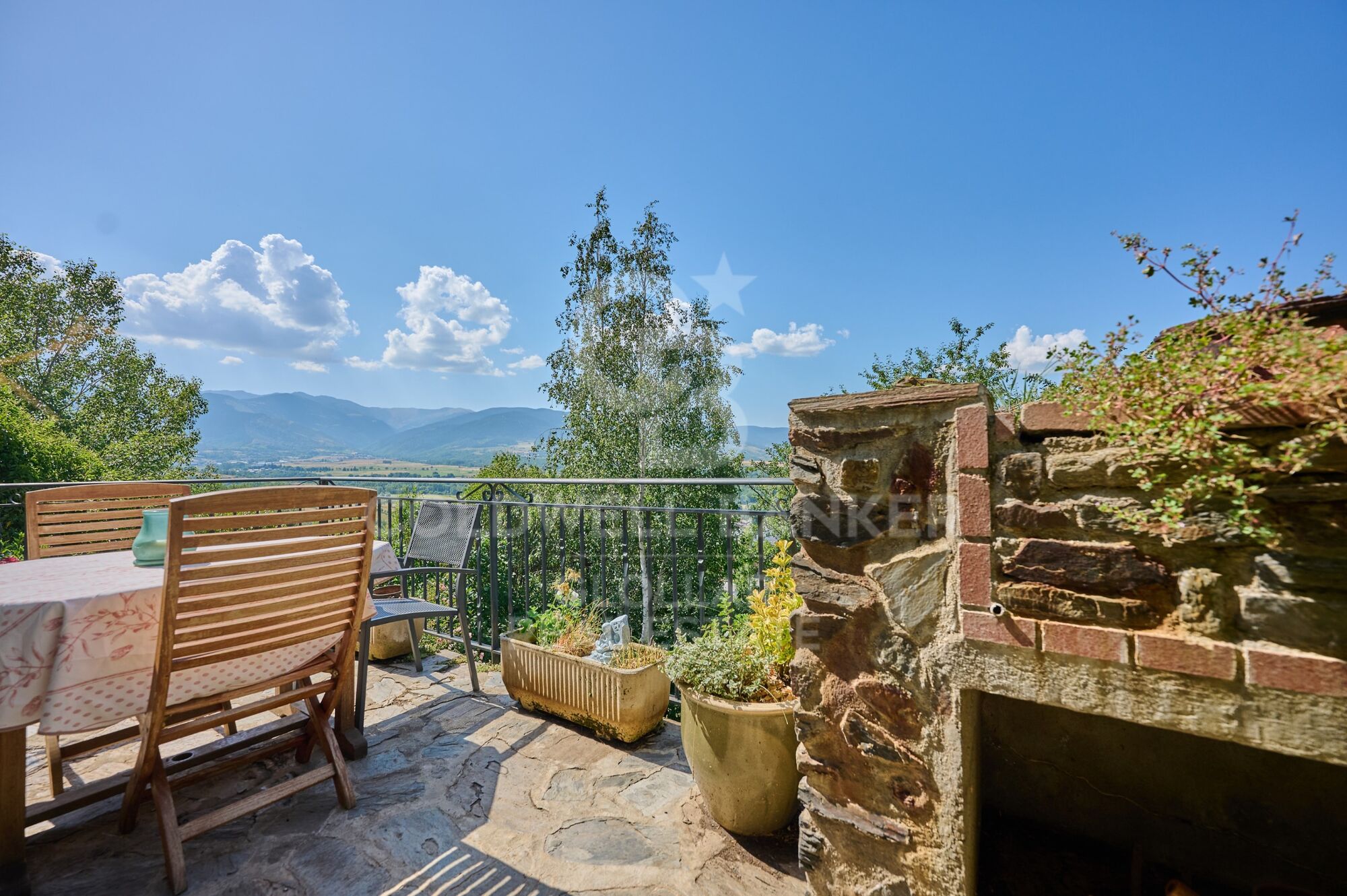 House 4 Bedrooms Sale Estavar