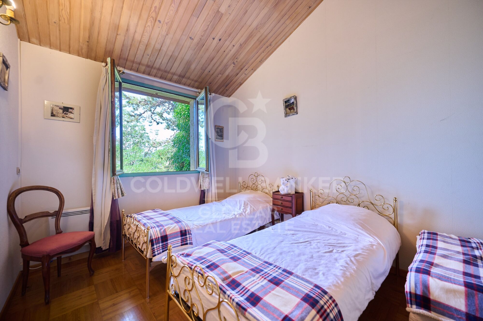 House 4 Bedrooms Sale Estavar