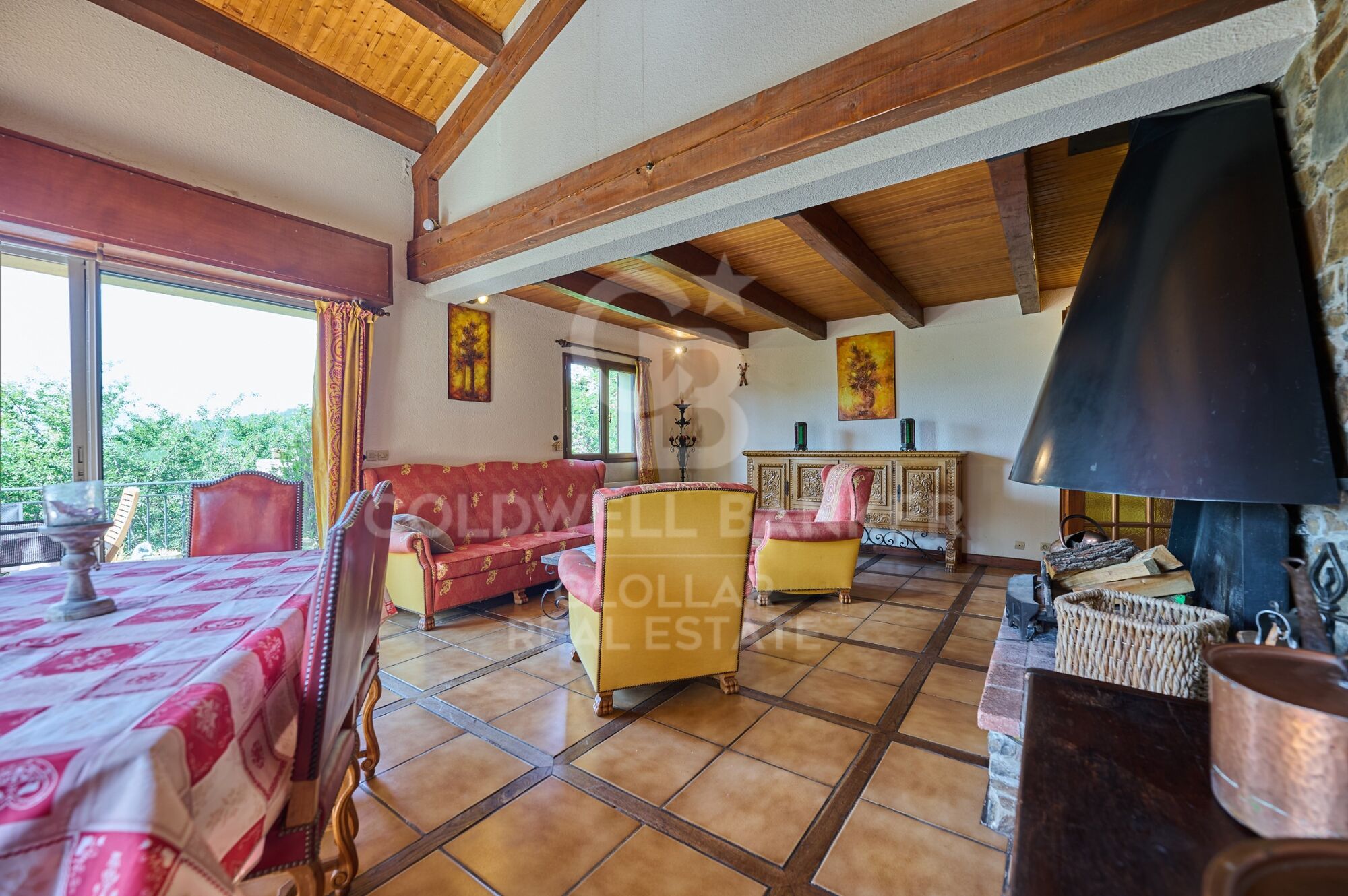 House 4 Bedrooms Sale Estavar