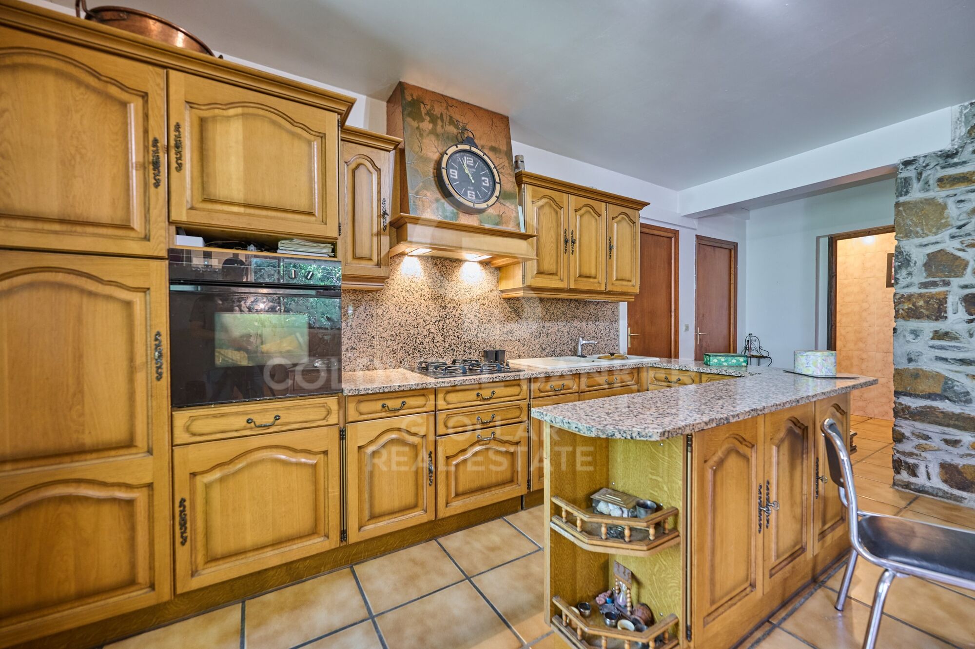 House 4 Bedrooms Sale Estavar