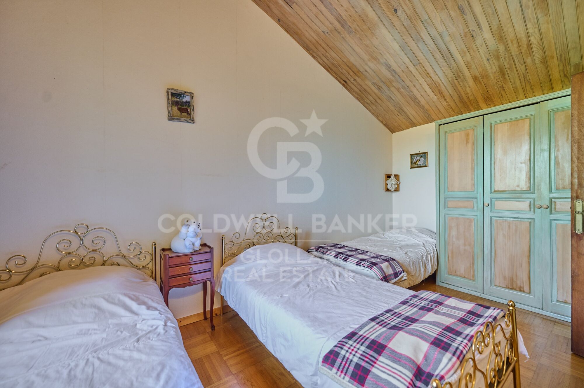 House 4 Bedrooms Sale Estavar