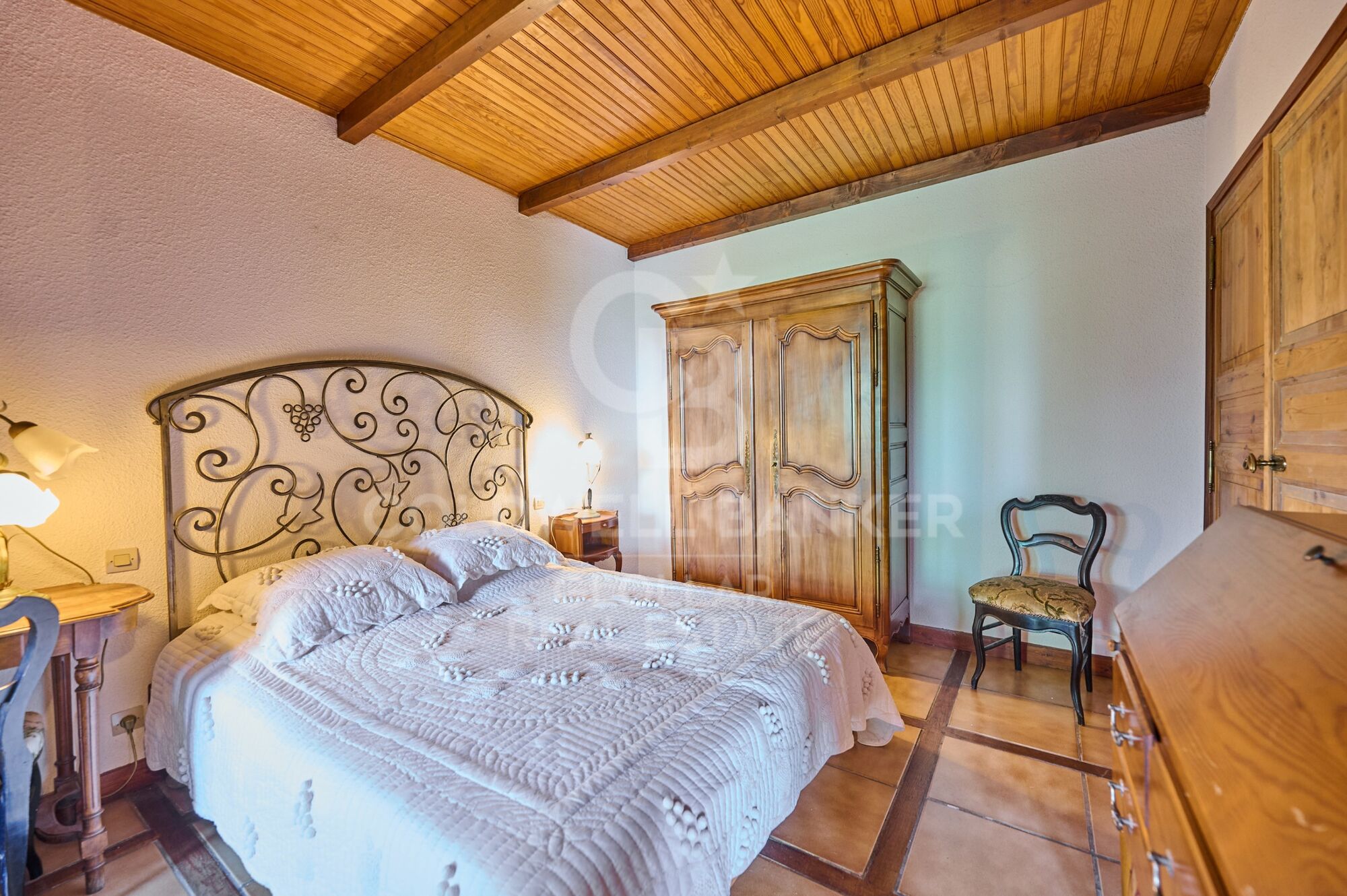 House 4 Bedrooms Sale Estavar