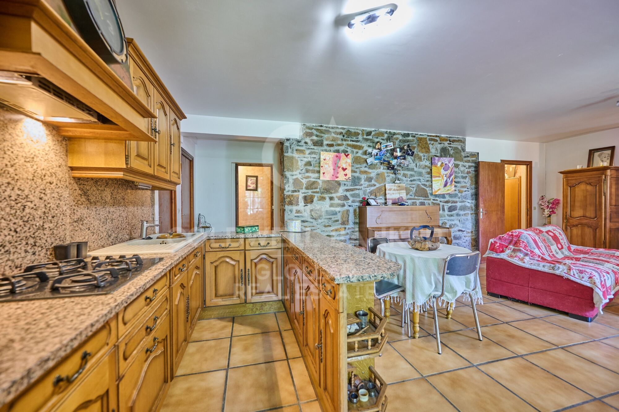 House 4 Bedrooms Sale Estavar