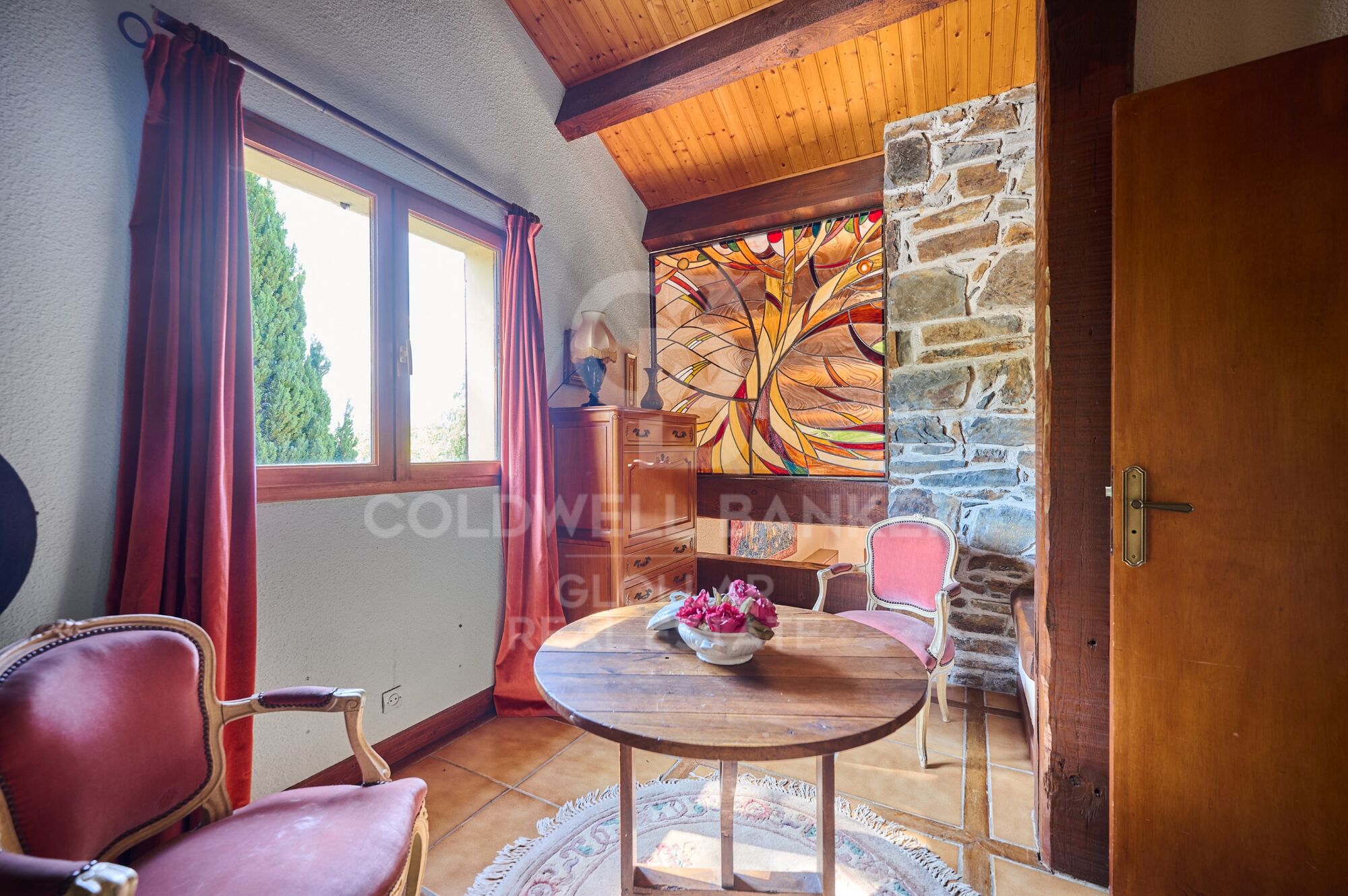 House 4 Bedrooms Sale Estavar